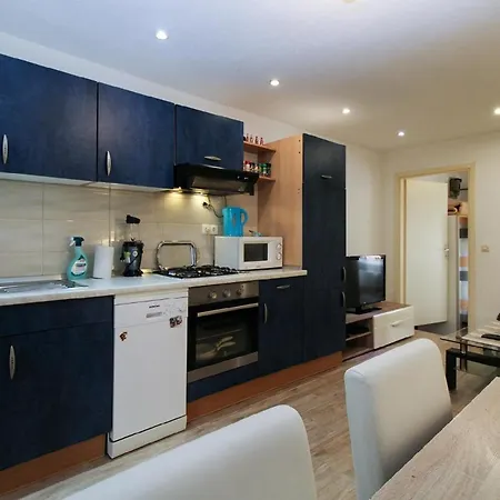 Fuer 2 Personen Ca 36 Qm In Pula, Istrien Istrische Riviera Apartment *